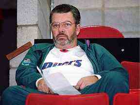 L'éclaireur des Oilers Barry Fraser est assis dans les gradins du Northlands Coliseum vers 1990. LARRY WONG / Postmedia