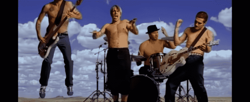 Red Hot Chili Peppers rejoint pour la première fois le club des milliards de vues de YouTube avec « Californication »