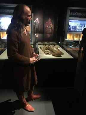 Homme viking, reconstruit à partir de ses os, au Musée national de Copenhague.  PHOTO DE MIKE STROBEL