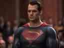 Henry Cavill dans le rôle de Superman dans l'aventure d'action de Warner Bros. Pictures 