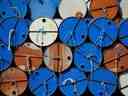 Des barils de pétrole sont empilés sur le site de Vermilion Energy Inc à Parentis-en-Born, France.