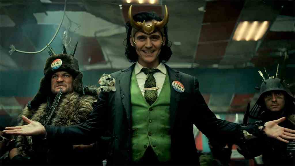 Tom Hiddleston en tant que président Loki dans la saison 1 de Loki de Marvel