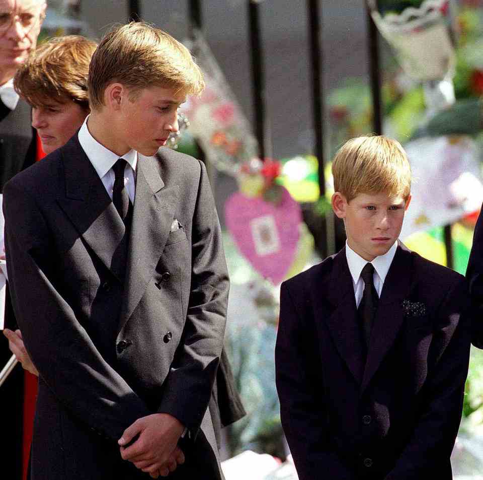 Le prince William et le prince Harry aux funérailles de Diana, princesse de Galles, le 6 septembre 1997