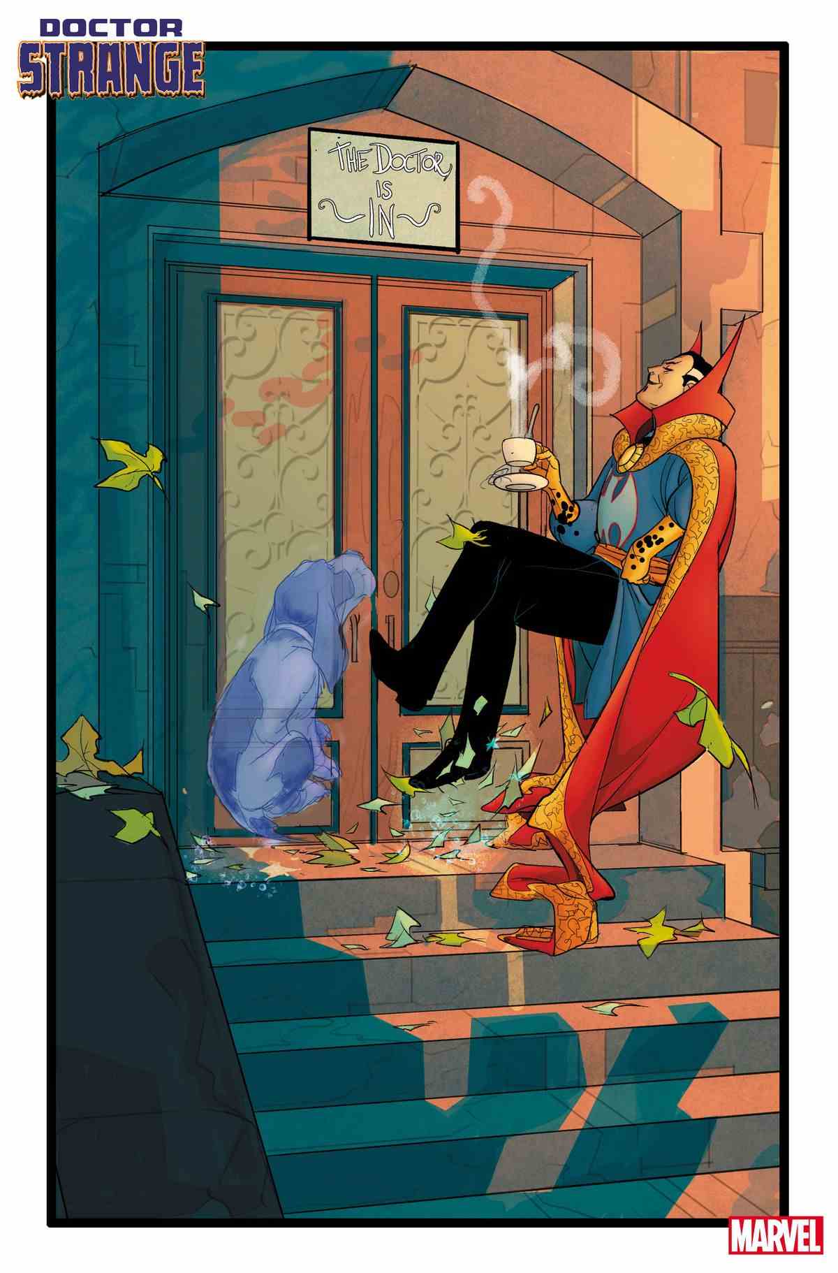 Le docteur Strange flotte, allongé, sur le perron de sa maison de ville, avec une tasse de café fumant en lévitation et son chien fantôme.  Un panneau au-dessus de sa porte indique LE MÉDECIN EST À L'INTÉRIEUR, dans Doctor Strange #1 (2023).