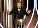 Ricky Gervais accueille les 77e Golden Globe Awards le 5 janvier 2020 à Beverley Hills.
