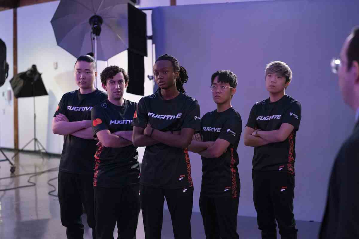 Fugitive Gaming pose pour une photo d'équipe dans Players.
