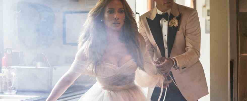 Comment 'Shotgun Wedding' a fait de Jennifer Lopez la robe parfaite conçue pour l'action Les plus populaires doivent lire Inscrivez-vous aux newsletters Variety Plus de nos marques