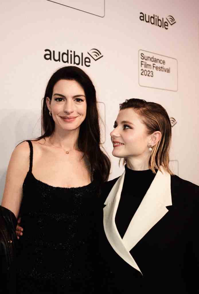 Anne-Hathaway et Thomasin McKenzie à Sundance 2023 "Eileen" première