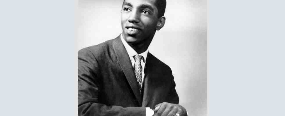 Barrett Strong, premier hitmaker de Motown et auteur-compositeur « I Heard It Through the Grapevine », décède à 81 ans.