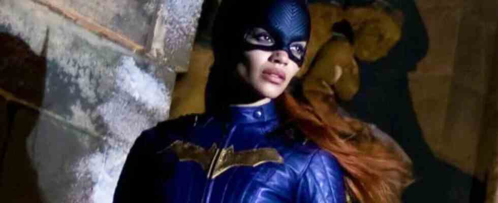 Batgirl Star révèle un costume amélioré à partir d'un film annulé
