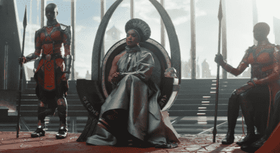 Black Panther : Angela Bassett de Wakanda Forever est le premier acteur d'un film Marvel à remporter un Golden Globe
