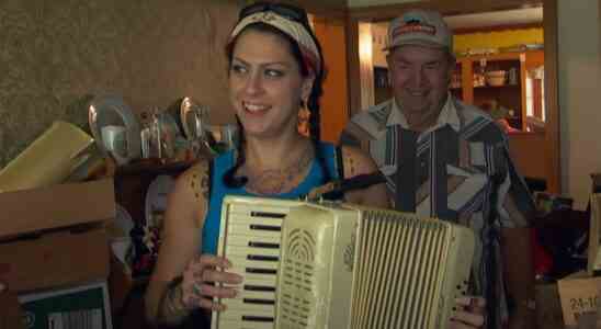 Shot of Danielle Colby doing some picking on American pickers.