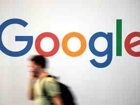 La société mère de Google, Alphabet Inc., a déclaré qu'elle supprimerait environ 12 000 emplois, soit plus de 6 % de sa main-d'œuvre mondiale.