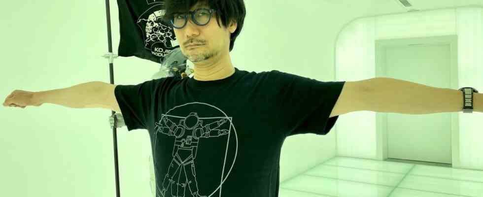 Hideo Kojima wearing a Policenauts t-shirt.