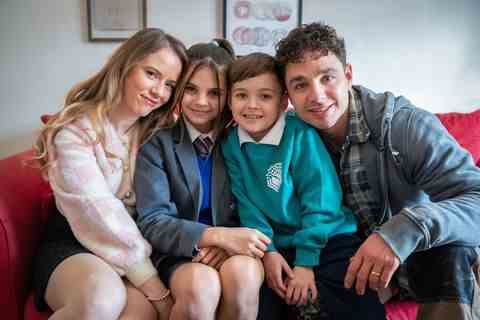 embargo 10122022 chlo charles, izzy charles, tommy charles et donte charles à waterloo road