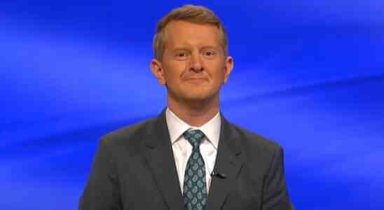 Pourquoi l'animateur de Jeopardy, Ken Jennings, ne parle pas beaucoup aux concurrents, selon un ancien champion