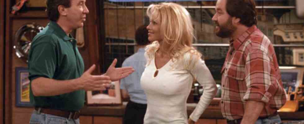 Tim Allen nie l'histoire virale de Pamela Anderson à son sujet en la flashant sur le tournage de Home Improvement