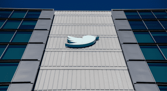 Twitter vend son mobilier de bureau excédentaire, y compris une statue d'oiseau pour 100 000 $