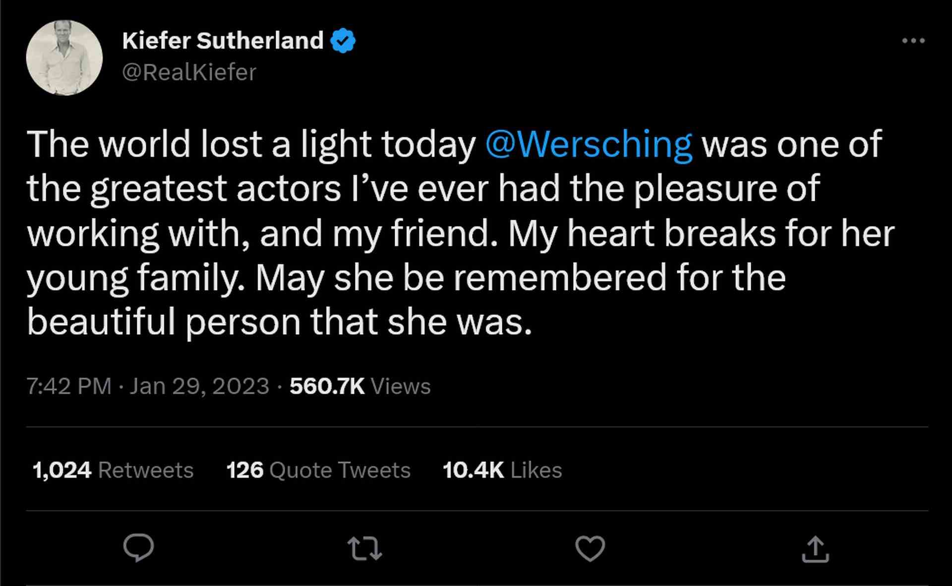 Tweet hommage à Annie Wersching