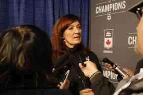 La chef de la direction de Curling Canada, Katherine Henderson, a déclaré que l'organisation avait jeté un large filet pour trouver le candidat idéal pour le poste de directeur de la haute performance.