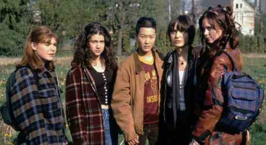 FOXFIRE, Jenny Lewis (left), Jenny Shimizu (center), Angelina Jolie (2nd from right), 1996
