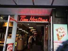 Un café Tim Horton à Manhattan, New York.