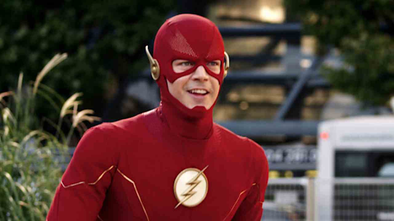 Barry souriant en costume Flash dans la dernière saison de The Flash