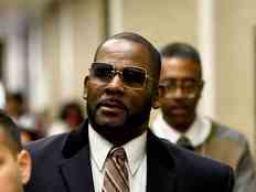 Les procureurs américains demandent 25 ans de prison supplémentaires pour R. Kelly