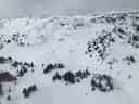 Une photo publiée par Avalanche Canada montre Potato Peak, à 40 kilomètres au sud du lac Tatla, dans le centre-sud de la Colombie-Britannique, où deux skieurs sont morts dans une avalanche le samedi 11 février 2023.