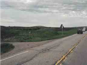 Cette photo montre le pick-up et le champ où Bruso a tiré à environ 20 mètres.