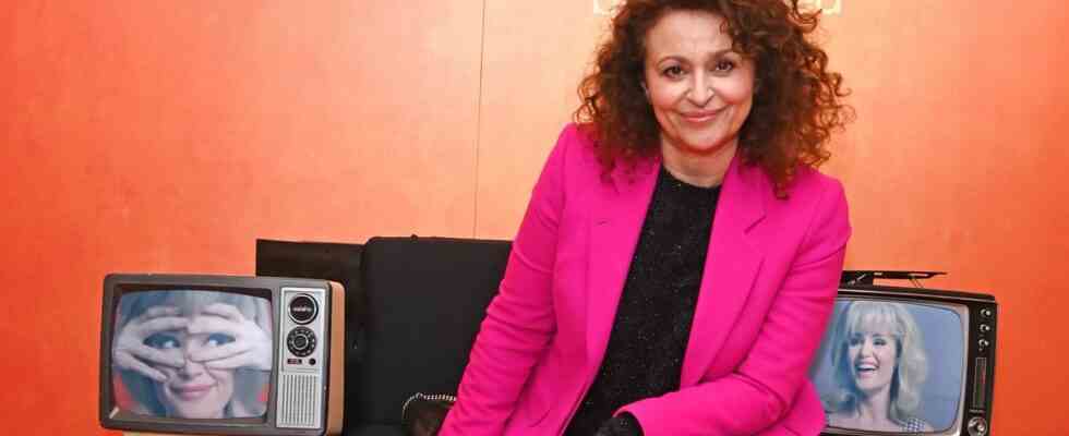 Nadia Sawalha, femme libre, riposte aux revendications de querelle dans l'émission