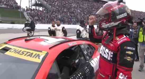 Aléatoire: NASCAR interdit le mouvement Wall-Ride inspiré de "GameCube" de Ross Chastain