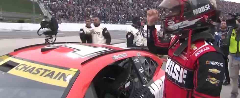 Aléatoire: NASCAR interdit le mouvement Wall-Ride inspiré de "GameCube" de Ross Chastain
