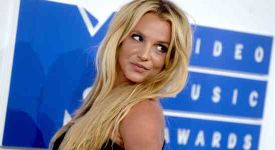 Britney Spears dénonce les rapports sur l'intervention : "Ça me rend malade, c'est même légal pour les gens d'inventer des histoires que j'ai failli mourir"