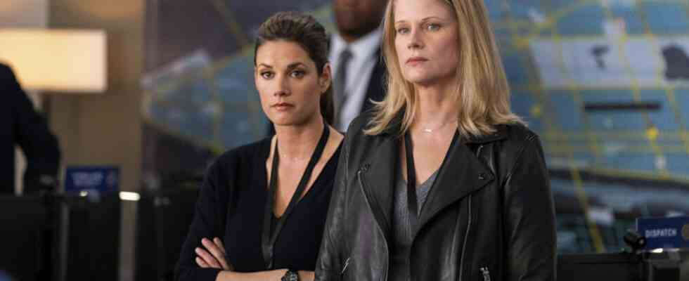 Missy Peregrym and Joelle Carter in