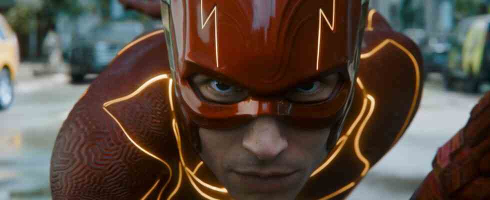 James Gunn s'extasie sur le film Flash, Peter Safran, co-PDG de DC Studios, parle de l'avenir d'Ezra Miller dans le rôle