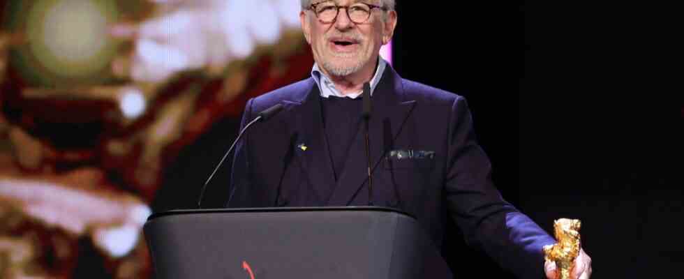 « Je n'ai pas fini » : Steven Spielberg prononce un discours sur l'ensemble des réalisations de Barnstorming à Berlin et rend hommage à l'héritage juif Les articles les plus populaires doivent être lus