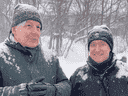 Le commissaire au marché intérieur de l'Union européenne, Thierry Breton, à gauche, et le ministre canadien de l'Industrie, François-Philippe Champagne, partent pêcher sur la glace à Québec le 29 janvier 2023.