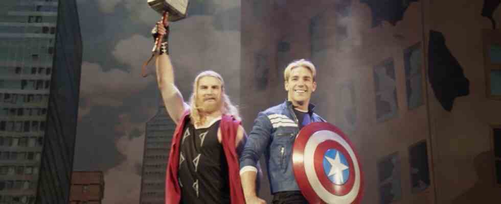 La fausse comédie musicale Captain America de Marvel de Hawkeye se dirige vers une vraie scène