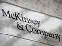 La commission parlementaire sur les opérations gouvernementales doit commencer son étude sur les contrats de McKinsey à la fin du mois de janvier.
