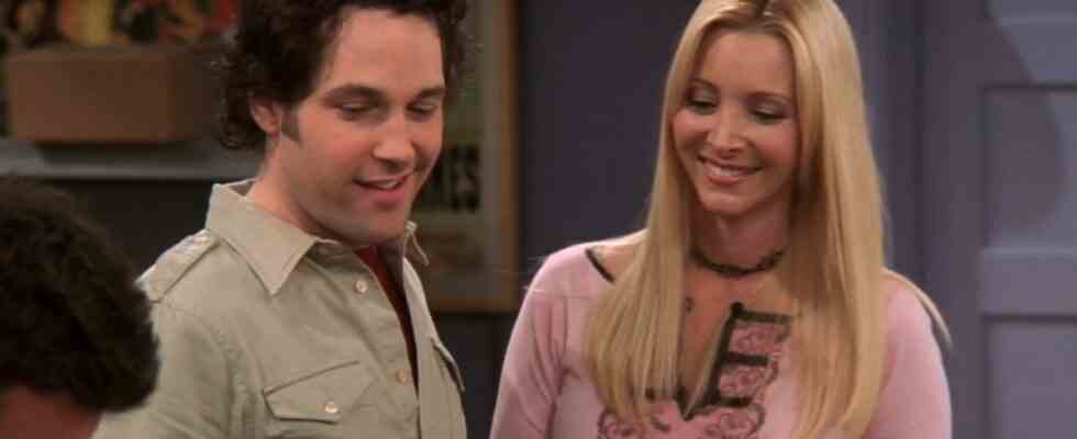 Paul Rudd and Lisa Kudrow as Mike and Phoebe on Friends.
