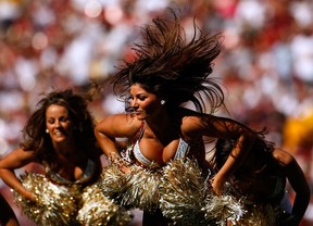 Une longue rumeur du Washington Post a été publiée à la fin de ce mois-ci, affirmant que des membres du personnel de l'équipe anciennement connue sous le nom de Redskins avaient secrètement réalisé et distribué une vidéo des pom-pom girls de l'équipe dans divers états de déshabillage.