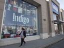 Une librairie Indigo est vue le 4 novembre 2020 à Laval, au Québec.  La plus grande chaîne de librairies du Canada affirme que les données des employés actuels et anciens ont été volées lors d'une attaque de ransomware.
