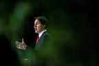 Le premier ministre du Canada Justin Trudeau prend la parole lors d'une annonce à AstraZeneca à Mississauga le 27 février 2023. 