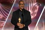 Eddie Murphy accepte le prix Cecil B. DeMille sur scène lors de la 80e cérémonie annuelle des Golden Globe Awards qui s'est tenue au Beverly Hilton Hotel le 10 janvier 2023 à Beverly Hills. 