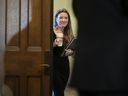 Katie Telford, chef de cabinet du premier ministre Justin Trudeau, quitte après une réunion du caucus libéral sur la colline du Parlement à Ottawa, le mercredi 8 mars 2023.