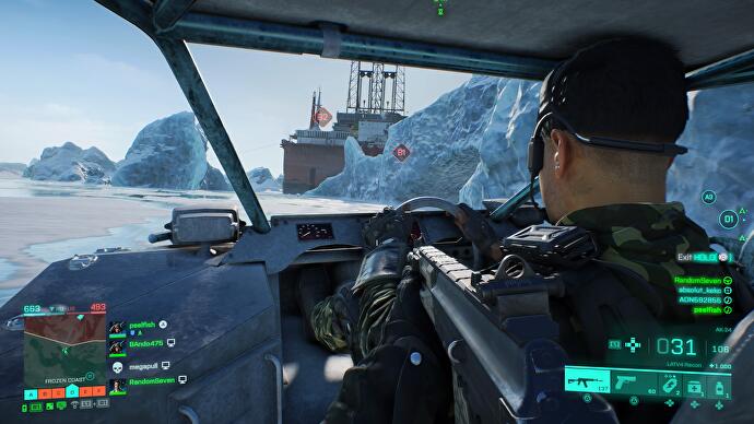 State of the Game Battlefield 2042 - sur le siège arrière d'une voiture sur une carte glacée avec un coéquipier au volant