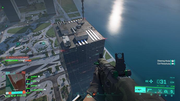 State of the Game Battlefield 2042 - viser depuis un hélicoptère vers le sommet d'un gratte-ciel