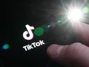 La page de démarrage de TikTok s'affiche sur un iPhone à Ottawa le lundi 27 février 2023. 