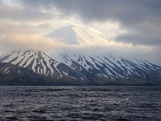 Des essaims de tremblements de terre sur les volcans voisins de l'Alaska suscitent des inquiétudes